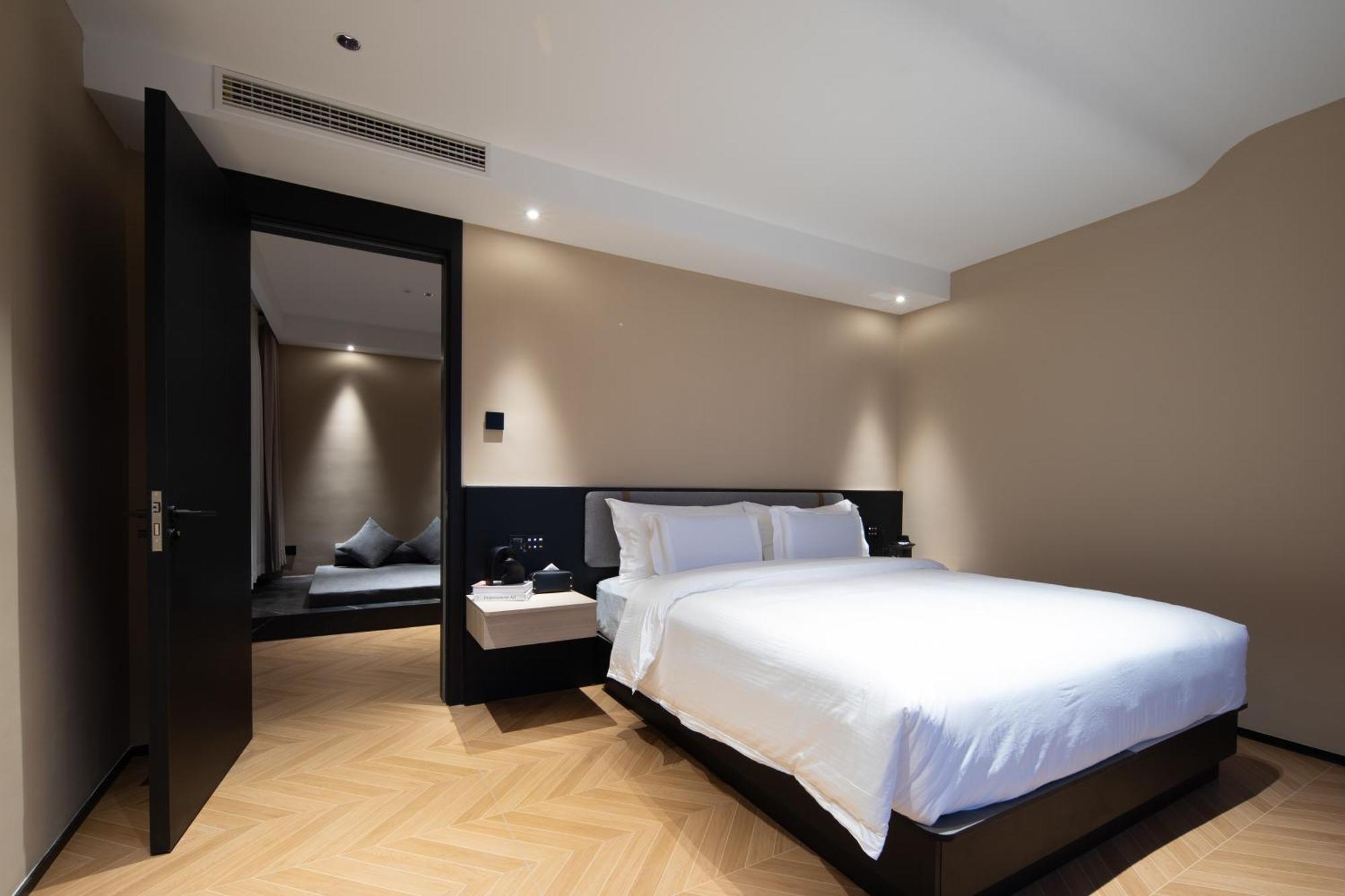 See You Soon At The Ritz Rose Summer Hotel Санья Экстерьер фото