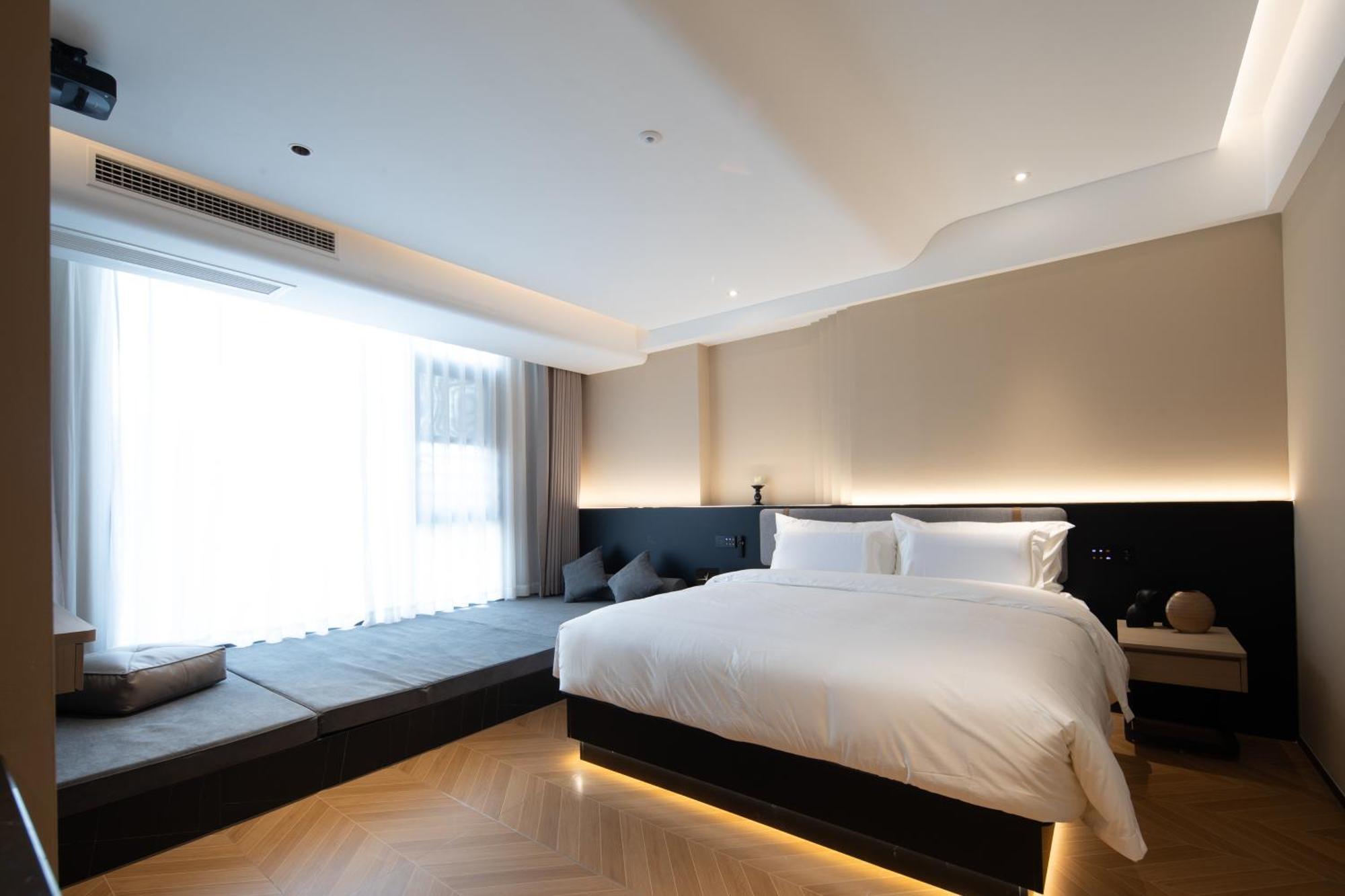 See You Soon At The Ritz Rose Summer Hotel Санья Экстерьер фото