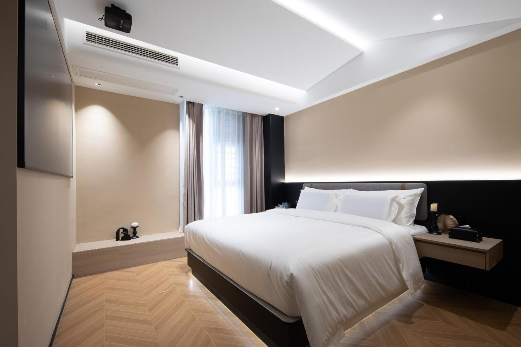 See You Soon At The Ritz Rose Summer Hotel Санья Экстерьер фото